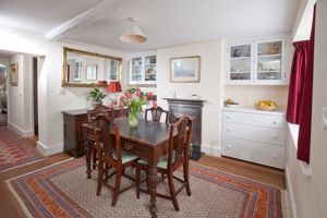 4 Magdalene Lane_Dining Room- click for photo gallery